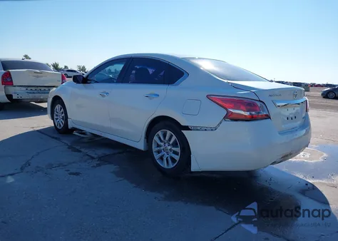 2013 Nissan Altima 2.5 S z USA, uszkodzony, nr VIN 1N4AL3AP1DC237485